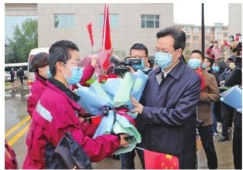 慶陽市第二、三批支援湖北醫(yī)療隊12名隊員凱旋