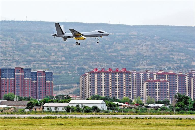 無人機(jī)人工增雨項目在天水機(jī)場試飛成功