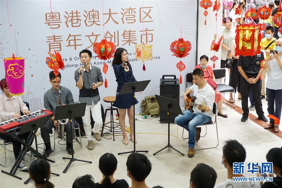 (新華全媒頭條·圖文互動)(10)流動中國折射復(fù)蘇新氣象——透視“十一”黃金周