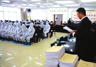 天水秦州區(qū)開(kāi)審18人涉惡案 被控涉嫌敲詐勒索、尋釁滋事、開(kāi)設(shè)賭場(chǎng)等