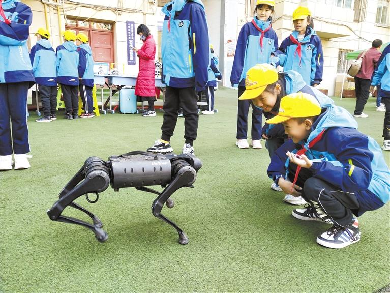 蘭州安西路小學(xué)“STEM種子?！苯遗?>
        </a><em>蘭州安西路小學(xué)“STEM種子校”揭牌</em></li>
    <li><a  target=