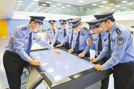 致敬！人民警察