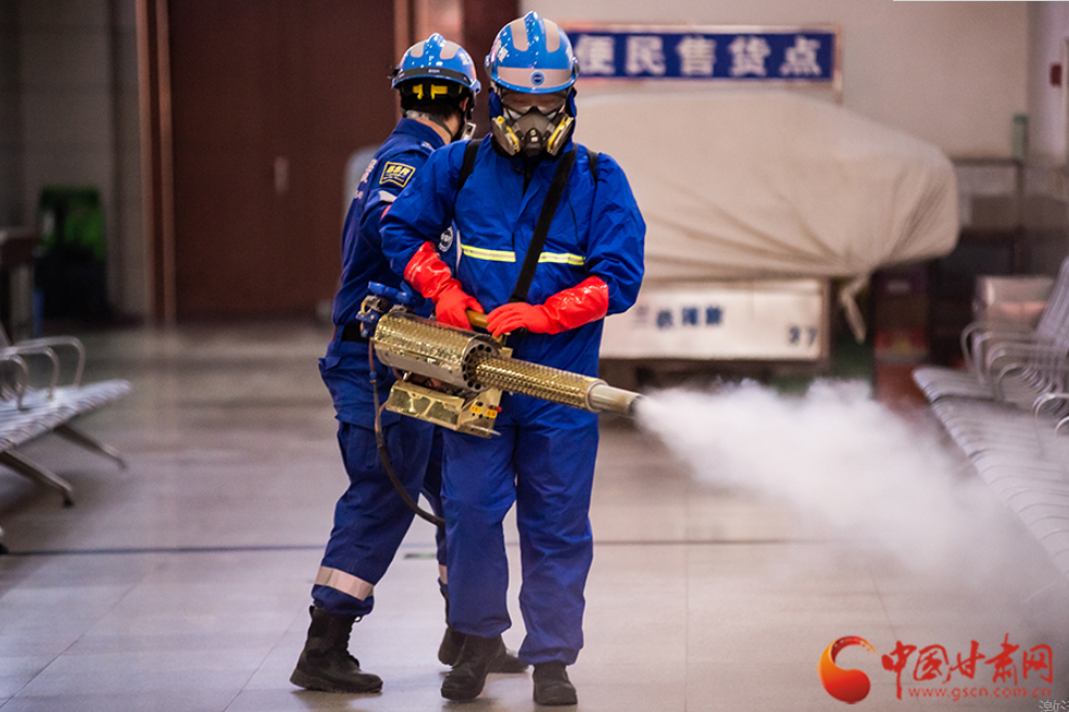 【新春走基層】護(hù)航回家路，蘭州車站這波操作很硬核！