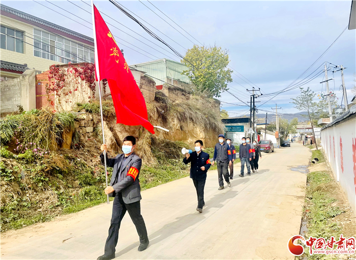 【甘快看·疫情防控甘肅在行動(dòng)】定西岷縣十里鎮(zhèn)：黨員父女上“疫線(xiàn)” 贏(yíng)得村民齊夸贊