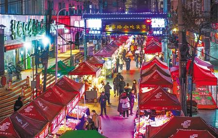 蘭州市城關(guān)區(qū)正寧路小吃夜市、南關(guān)民族風味一條街恢復營業(yè)