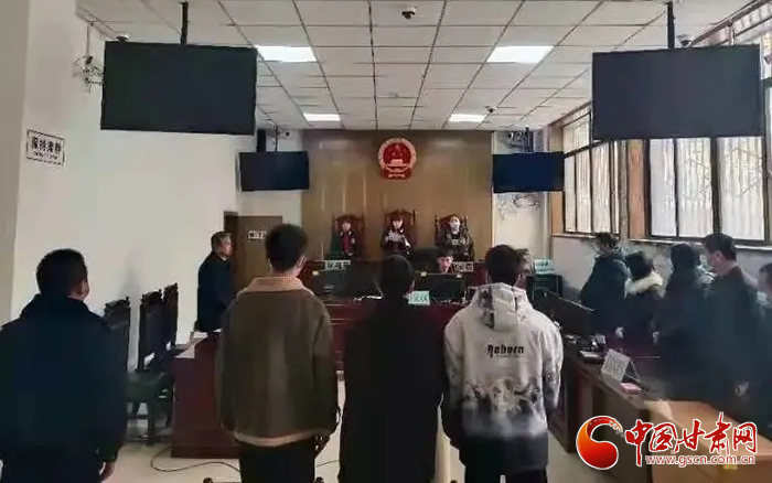 依法帶娃！甘肅省平?jīng)鍪邪l(fā)出首份《家庭教育令》
