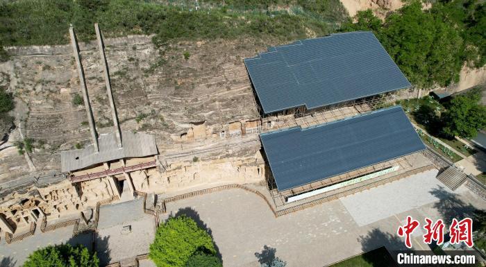 圖為航拍視角下的北石窟寺?！“瑧c龍 攝