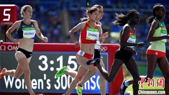 2016年8月，中國選手張新艷參加里約奧運會田徑女子3000米障礙賽預(yù)賽。(資料圖) 受訪者供圖