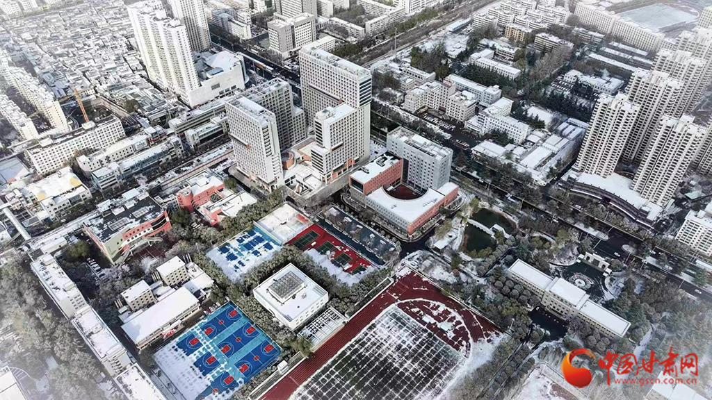 在甘肅，遇見一場高校的初雪